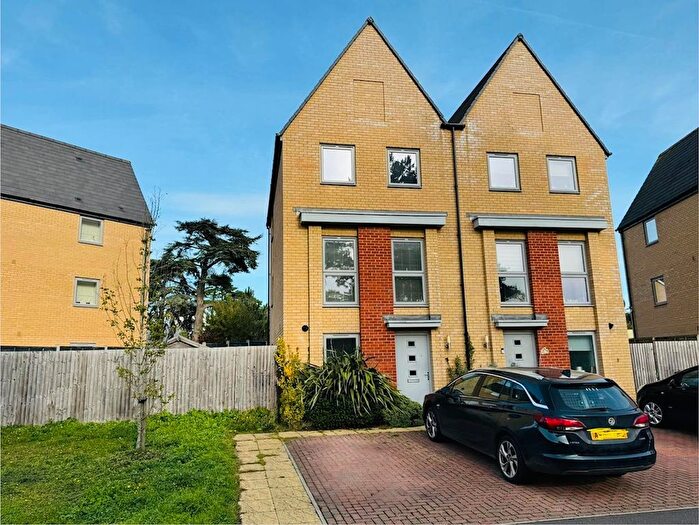 3 Bedroom Semi Detached House For Sale In Ribbans Park Road, Ipswich, IP3