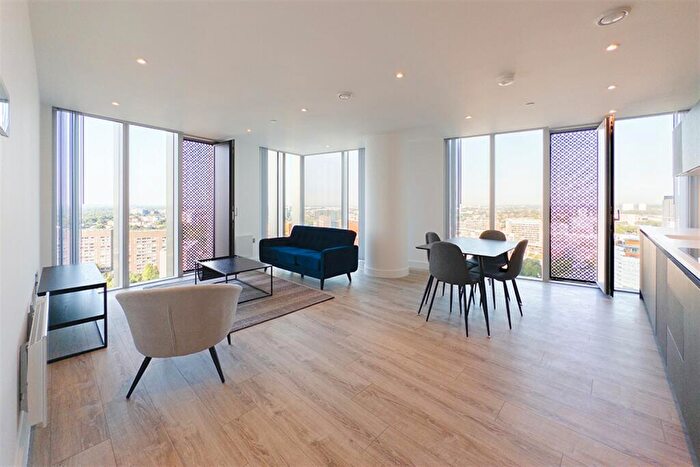 2 Bedroom Apartment To Rent In The Blade, M15