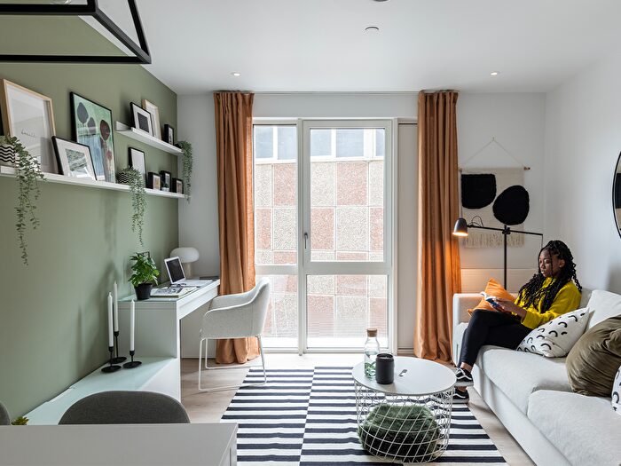 1 Bedroom Flat For Sale In Addiscombe Grove, Croydon, CR0