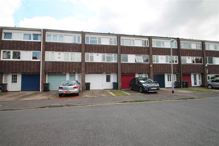 4 Bedroom Terraced House To Rent In Weavers Close, Gravesend, DA11