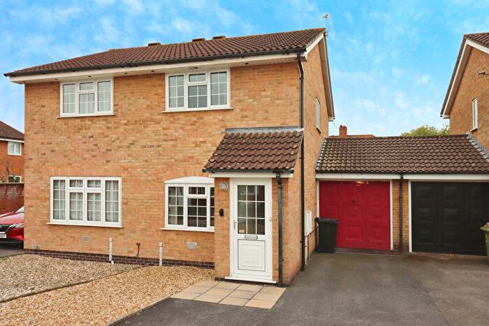 2 Bedroom Semi-Detached House For Sale In Homeleaze Road, Bristol, Somerset, BS10