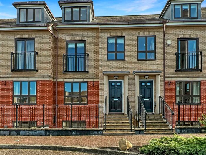 4 Bedroom House To Rent In St Bartholomews Court, Riverside, Cambridge, CB5