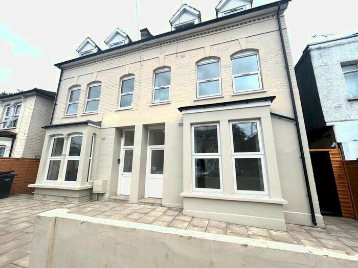 1 Bedroom Flat To Rent In Vicarage Road, Tottenham, London, N17