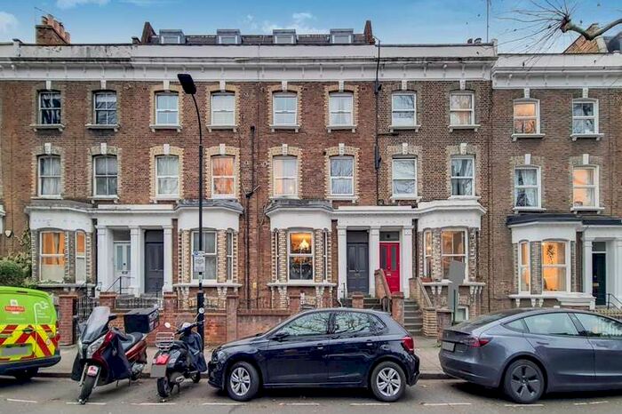 2 Bedroom Flat To Rent In Loftus Road, Shepherd's Bush, W12
