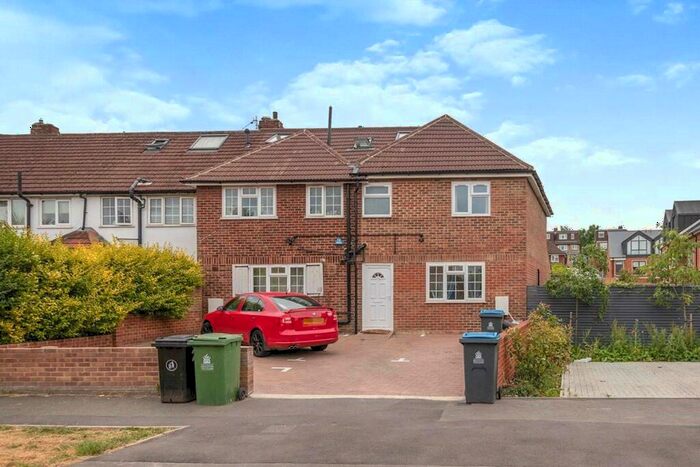5 Bedroom Semi-Detached House To Rent In Lower Marsh Lane, Kingston Upon Thames, KT1