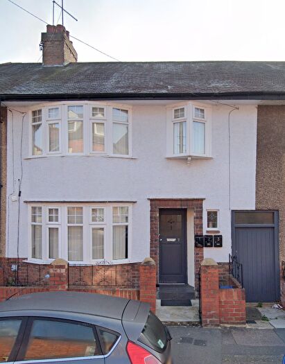 1 Bedroom Flat To Rent In Cyril Street, Northampton, NN1