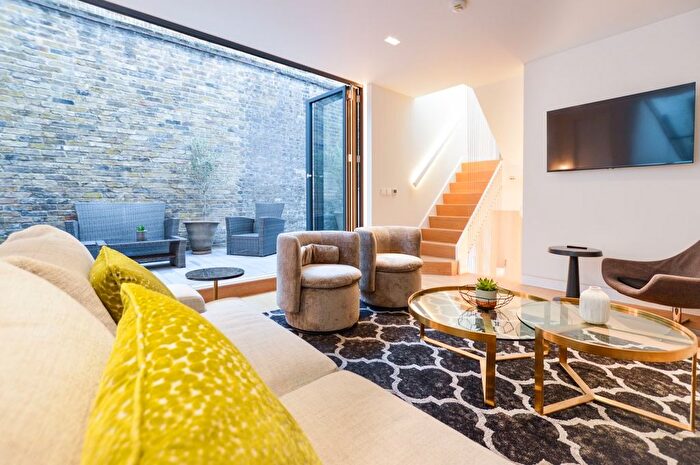 3 Bedroom Mews To Rent In Greek Street, London, W1D