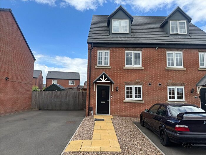 3 Bedroom Semi Detached House For Sale In Violet Court, New Rossington, Doncaster, South Yorkshire, DN11