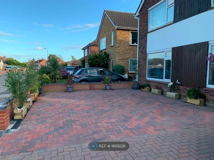 4 Bedroom Detached House To Rent In Van Dyck Road, Colchester, CO3