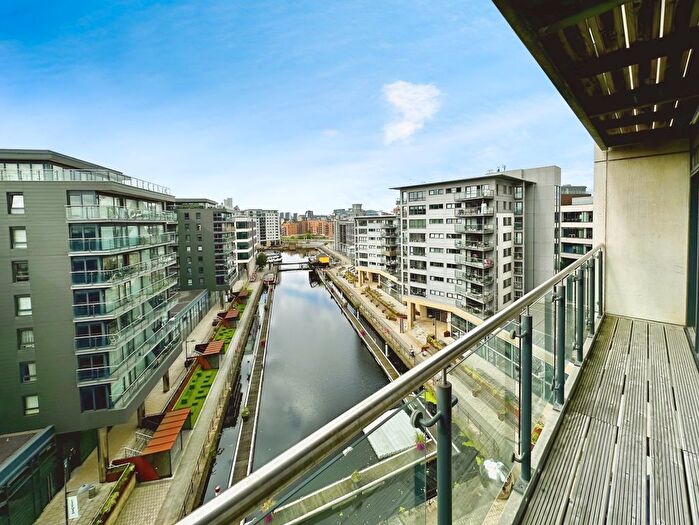 2 Bedroom Flat To Rent In Clarence House, The Boulevard, Leeds, West Yorkshire, LS10