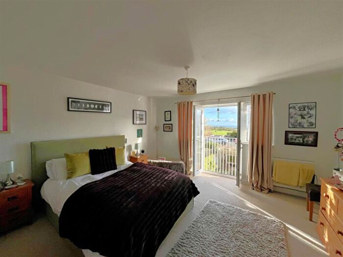 3 Bedroom Town House For Sale In Thumb Lane, Weston, Portland, DT5