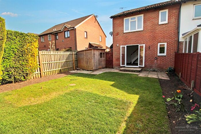 1 Bedroom Property For Sale In Caistor Close, Calcot, Reading, RG31