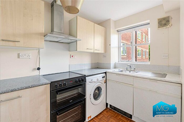 1 Bedroom Apartment To Rent In Blackdown Close, East Finchley, N2