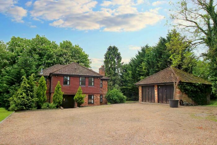 5 Bedroom Detached House For Sale In Oxshott Road, Leatherhead, KT22