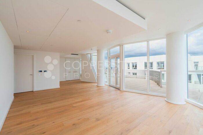 4 Bedroom Flat To Rent In Wilshire House, Prospect Way, Battersea London, SW11