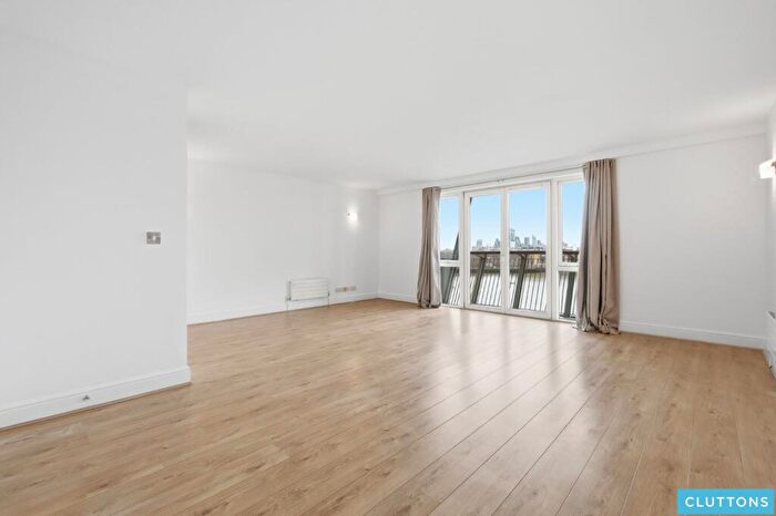 2 Bedroom Apartment For Sale In Pierpoint Building, Westferry Road, London, E14