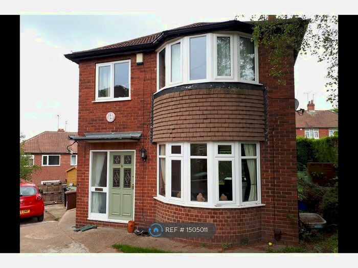 3 Bedroom Detached House To Rent In Primrose Grove, Leeds, LS15
