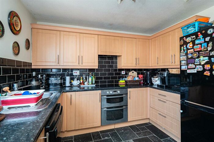 2 Bedroom End Of Terrace House For Sale In Osborne Place, Sutton, SM1
