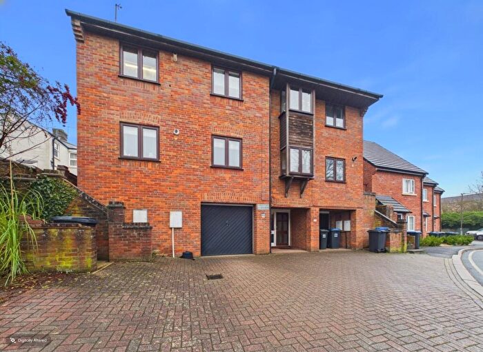 2 Bedroom Apartment To Rent In Old Bell Court, Hemel Hempstead, Hertfordshire, HP2
