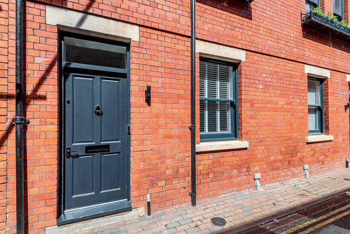 3 Bedroom Town House To Rent In High Orchard Street, Gloucester, GL2