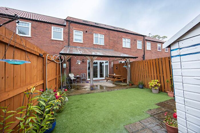 4 Bedroom Semi Detached House For Sale In Moor End, Holme-On-Spalding-Moor, York, YO43