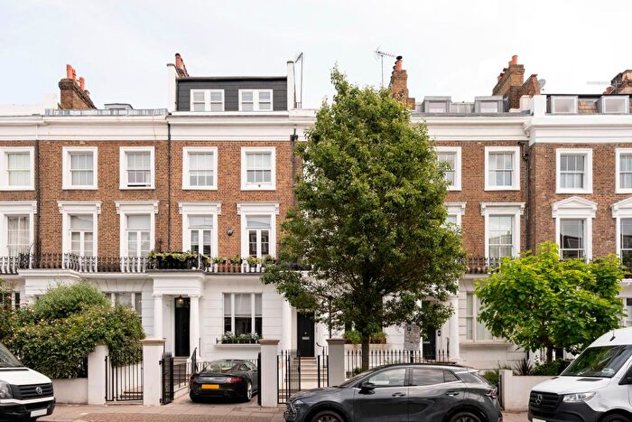 3 Bedroom Flat To Rent In Ledbury Road, London, W11