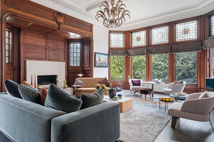 4 Bedroom Flat For Sale In Arkwright Road, Hampstead, London, NW3