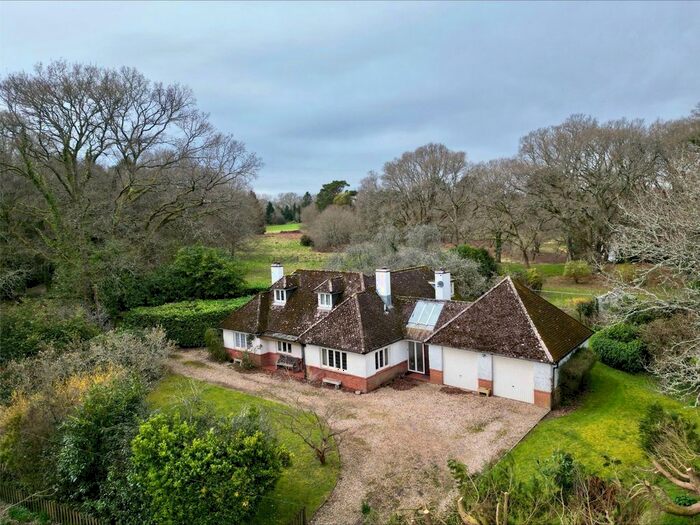 4 Bedroom Country House For Sale In North Common, Sherfield English, Romsey, Hampshire, SO51