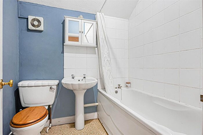 1 Bedroom Flat For Sale In Catherine Street, Reading, RG30