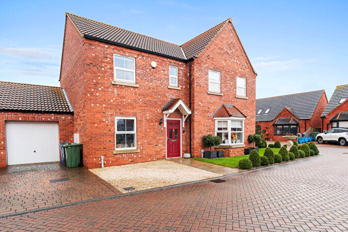 3 Bedroom Semi-Detached House For Sale In Acorn Close, Healing, DN41