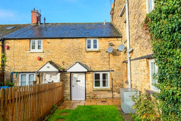 1 Bedroom Cottage For Sale In Brize Norton, Oxfordshire, OX18