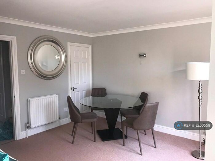 4 Bedroom Terraced House To Rent In Redgrave Place, Marlow, SL7