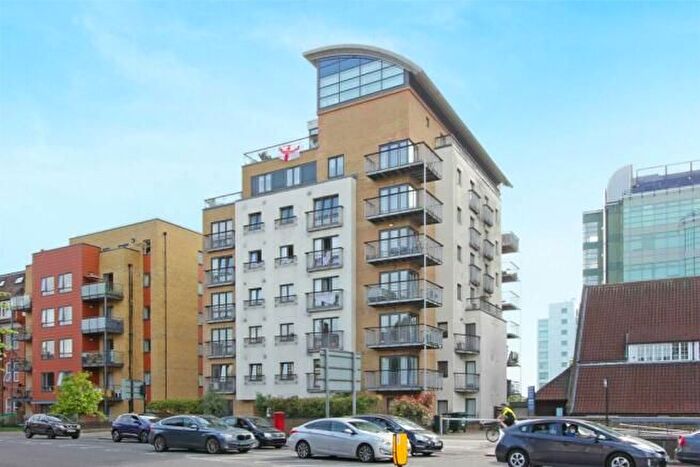 2 Bedroom Flat To Rent In Skyline Court, Croydon, CR0