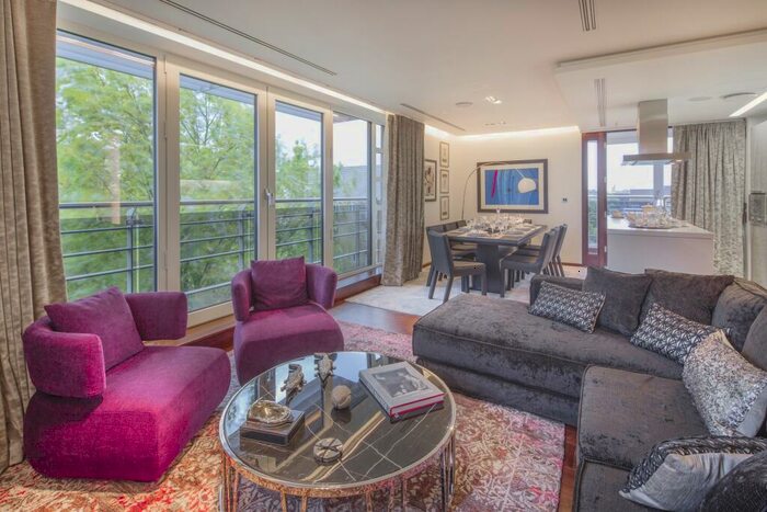 2 Bedroom Apartment To Rent In The Atrium, Park Road, St Johns Wood, NW8