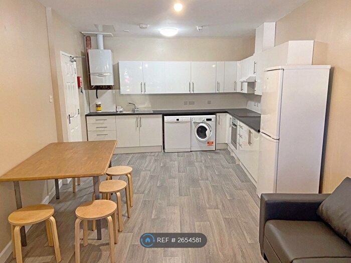 5 Bedroom Flat To Rent In Classic House, Bristol, BS1