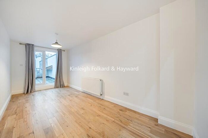 2 Bedroom Apartment To Rent In Brockley Road London, SE4