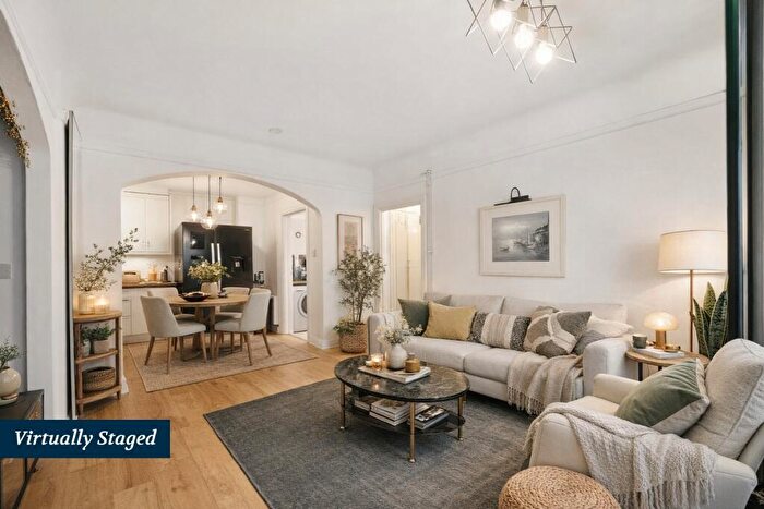 1 Bedroom Flat For Sale In Hillsborough Court, Mortimer Crescent, NW6