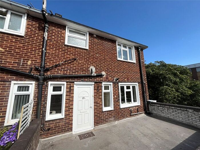 4 Bedroom Flat To Rent In High Street, Shepperton, Surrey, TW17