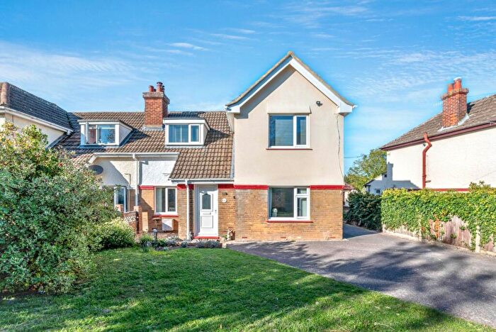 2 Bedroom End Of Terrace House For Sale In The Crescent, Chartham, CT4