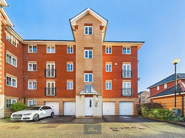 2 Bedroom Flat For Sale In Morel Court, Cardiff, CF11