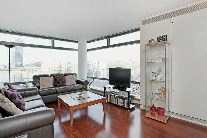 2 Bedroom Flat To Rent In Parliament View Apartments, Albert Embankment, Vauxhall, London, SE1