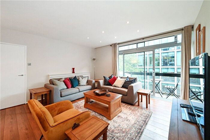 2 Bedroom Flat To Rent In Fitzhardinge House, Portman Square, W1H