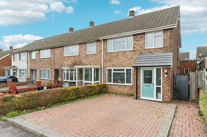 3 Bedroom End Of Terrace House For Sale In Regis Road, Luton, LU4