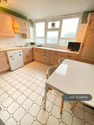 4 Bedroom Flat To Rent In Peregrine House, London, EC1V