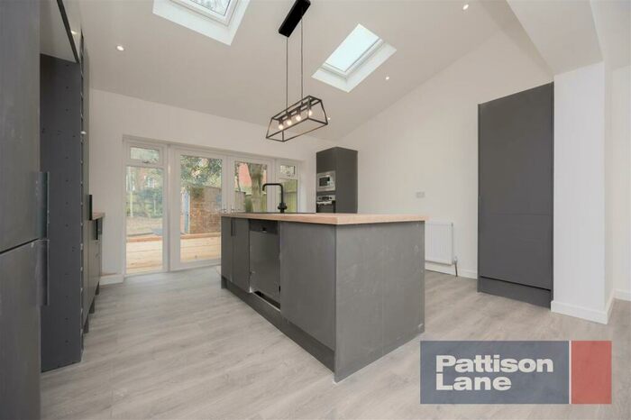 4 Bedroom House To Rent In Harborough Road, Desborough, Kettering, NN14