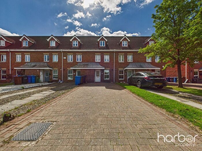 3 Bedroom Town House For Sale In Brodie Grove, Baillieston, Glasgow, City Of Glasgow, G69