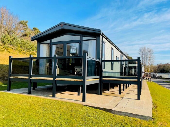 2 Bedroom Mobile/park Home For Sale In Tocketts, Guisborough, TS14