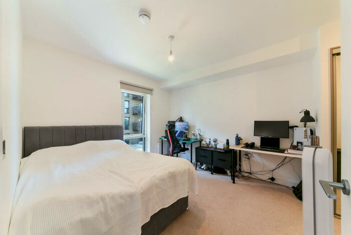 2 Bedroom Apartment To Rent In Millet Place, Pontoon Dock London, E16