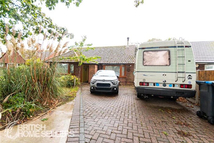 2 Bedroom Bungalow For Sale In Old Green Road, Broadstairs, Kent, CT10