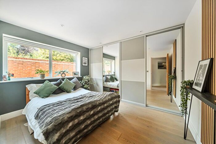 1 Bedroom Flat For Sale In Court Lane, Oaks View Court Lane, KT19